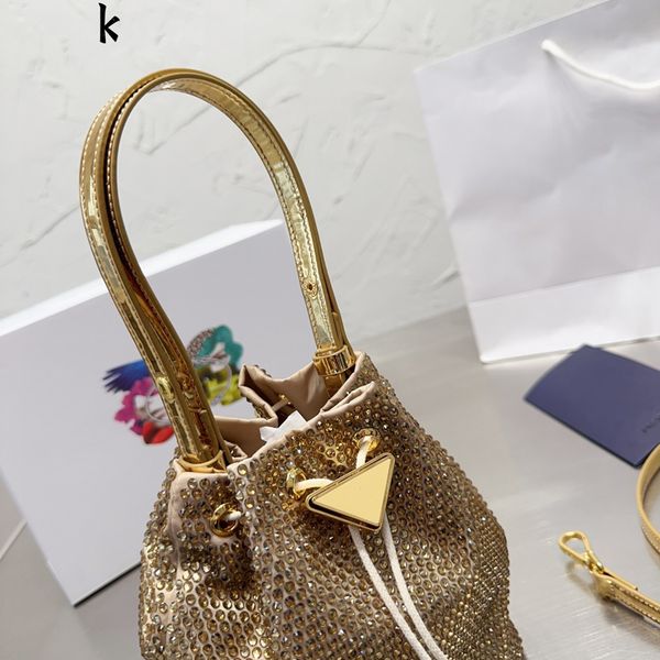2023 luxury designer women's handbag custom brand handbag women's full diamond crystal bag
2023 luxury designer women's handbag custom brand handbag women's full diamond crystal bag