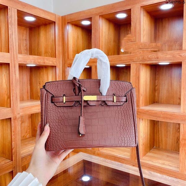 womens designer cross-body victorian purse shoulder bag crocodile leather new fashion large capacity single-shoulder cross-body bag
womens designer cross-body victorian purse shoulder bag crocodile leather new fashion large capacity single-shoulder cross-body bag