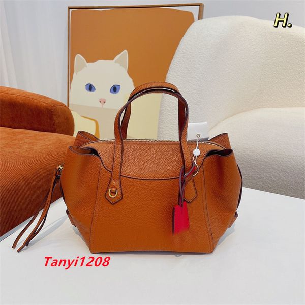 fashion luxury handbags lady shoulder messenger bag women's crossbody designer bag deformed dumpling clutch purses brown versatile tote
fashion luxury handbags lady shoulder messenger bag women's crossbody designer bag deformed dumpling clutch purses brown versatile tote