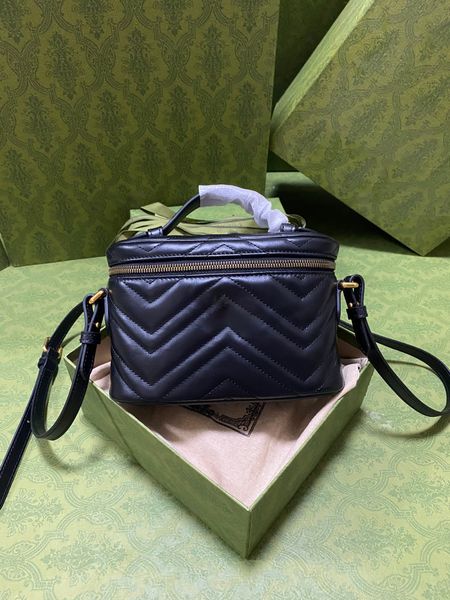 luxury designer bag classic leather women shoulder bag handbag crossbody bag messenger bag stylish zipper purse
luxury designer bag classic leather women shoulder bag handbag crossbody bag messenger bag stylish zipper purse