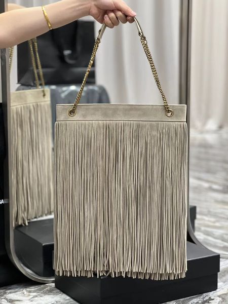 tassel design fashion tote bag luxury handbag classic logo large capacity purse shopping bag brand female designer bag casual
tassel design fashion tote bag luxury handbag classic logo large capacity purse shopping bag brand female designer bag casual