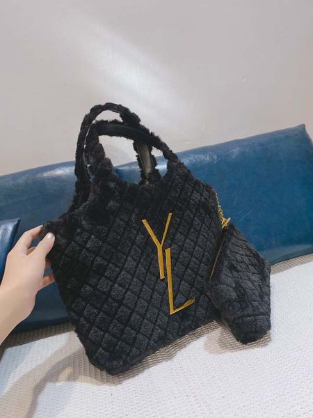 designer beach bag birkin bag removable metal chain fashion versatile piece grosgrain lining fur shopping bag leather handbag
designer beach bag birkin bag removable metal chain fashion versatile piece grosgrain lining fur shopping bag leather handbag