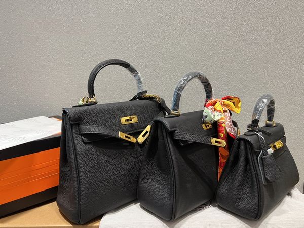 classic h bag advanced material black tote bag fashion shoulder bag luxury designer bag female crossbody bag large capacity purse luxury han
classic h bag advanced material black tote bag fashion shoulder bag luxury designer bag female crossbody bag large capacity purse luxury han