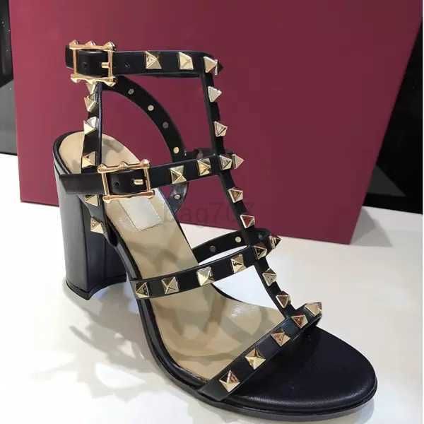 lackleder spannend high heels sandals shoes frauen vale einzigartige designer bezieht sich kleid hochzeitsschuhe schuhe buchstaben, Black
lackleder spannend high heels sandals shoes frauen vale einzigartige designer bezieht sich kleid hochzeitsschuhe schuhe buchstaben, Black