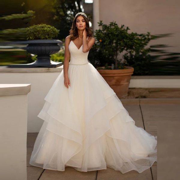 modern simple tulle a line sleeveless wedding gowns v neck for bride cross back beaded new design formal occasion bridal dress, White
modern simple tulle a line sleeveless wedding gowns v neck for bride cross back beaded new design formal occasion bridal dress, White