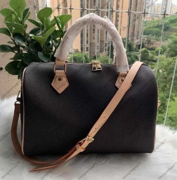 new designer bag women shoulder messenger crossbody bags travel classic style fashion flowers lady totes luxury handbags 30cm with gold key
new designer bag women shoulder messenger crossbody bags travel classic style fashion flowers lady totes luxury handbags 30cm with gold key
