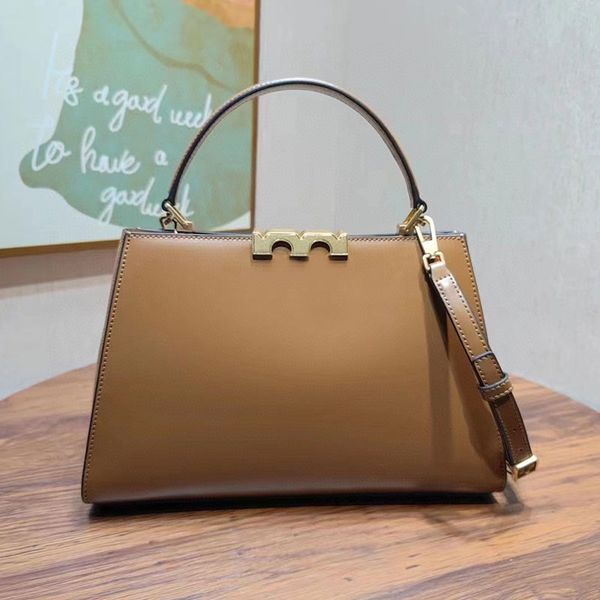 handbag tote bag plain crossbody bags genuine leather removable strap gold hardware inside fashion letters bottom nail large capacity pocket
handbag tote bag plain crossbody bags genuine leather removable strap gold hardware inside fashion letters bottom nail large capacity pocket