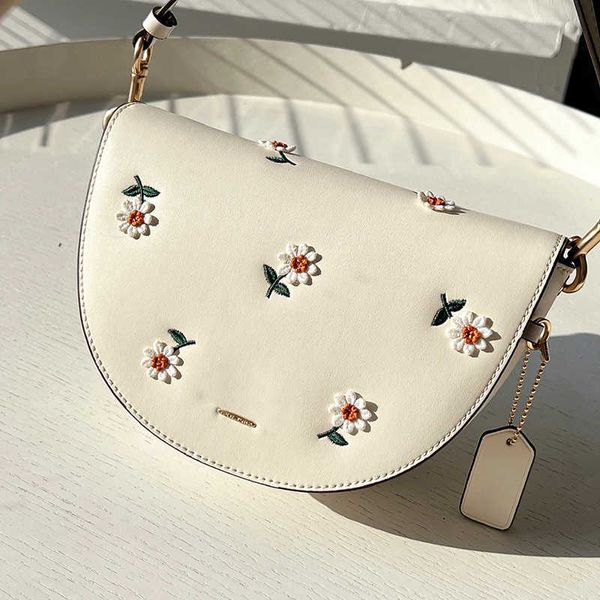 luxury designer bag shoulder bags cobag ellen small daisy messenger bag classic women purse handbag half moon pack woman vintage crossbody b
luxury designer bag shoulder bags cobag ellen small daisy messenger bag classic women purse handbag half moon pack woman vintage crossbody b