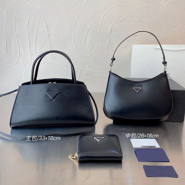 fashion shoulder bag designer bags, luxury lady a set of three bags under the arm purser with a purse in hand
fashion shoulder bag designer bags, luxury lady a set of three bags under the arm purser with a purse in hand