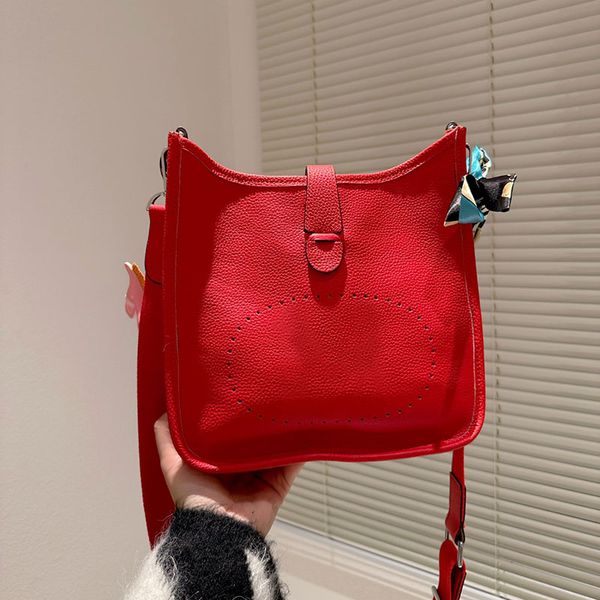 underarm shoulder bag fashion plain crossbody bags cowhide hollow out letter women handbags purse send pony pendant wallet silver hardware r
underarm shoulder bag fashion plain crossbody bags cowhide hollow out letter women handbags purse send pony pendant wallet silver hardware r