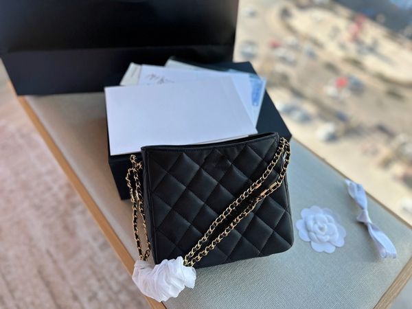 designer bags handbag caviar bag genuine leather underarm bag diamond chain bag shoulder bag
designer bags handbag caviar bag genuine leather underarm bag diamond chain bag shoulder bag