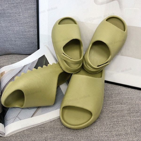 2023 fashion kids sandals eva foam slides slippers outdoor shoes toddlers childrens triple white black desert sand resin sandals runers infa
2023 fashion kids sandals eva foam slides slippers outdoor shoes toddlers childrens triple white black desert sand resin sandals runers infa