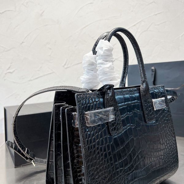 tote luxurys designers bags genuine leather handbags messenger crossbody shoulder bag totes wallet shoppingbag business messenger embossing
tote luxurys designers bags genuine leather handbags messenger crossbody shoulder bag totes wallet shoppingbag business messenger embossing