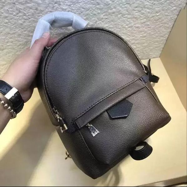 1-12023 men leather trio messenger bags luxury shoulder belt make up bag designer handbag tote man's bags backpack
1-12023 men leather trio messenger bags luxury shoulder belt make up bag designer handbag tote man's bags backpack