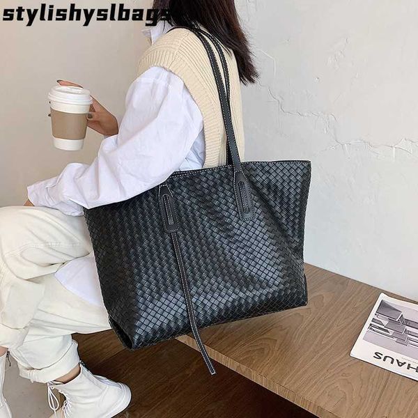 shoulder bags woven lattice women's shoulder bag large capacity tote bags designer luxury female handbag fashion underarm bag 011323h
shoulder bags woven lattice women's shoulder bag large capacity tote bags designer luxury female handbag fashion underarm bag 011323h