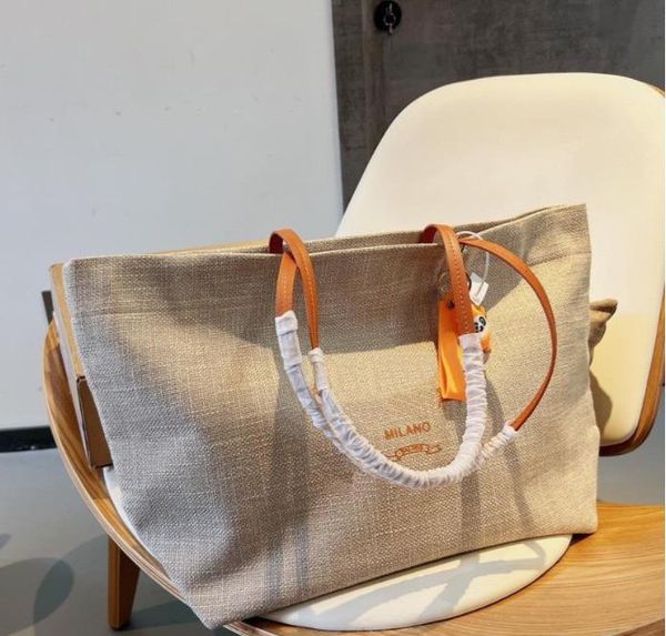 2023 luxury designer totes bags women large capacity shopping bags canvas fashion letter printing classic shoulder bag with small pendant fo
2023 luxury designer totes bags women large capacity shopping bags canvas fashion letter printing classic shoulder bag with small pendant fo
