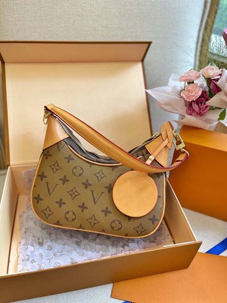 luxurys designer bag fashion underarm messenger bag coated canvas cow leather trim with classic print zipper closure rich classic design det
luxurys designer bag fashion underarm messenger bag coated canvas cow leather trim with classic print zipper closure rich classic design det
