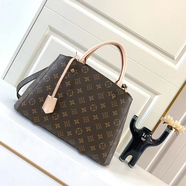 2023 shoulder bags the est gold coin tag of the season hobo hippie oil wax calfskin antique hardware-04
2023 shoulder bags the est gold coin tag of the season hobo hippie oil wax calfskin antique hardware-04