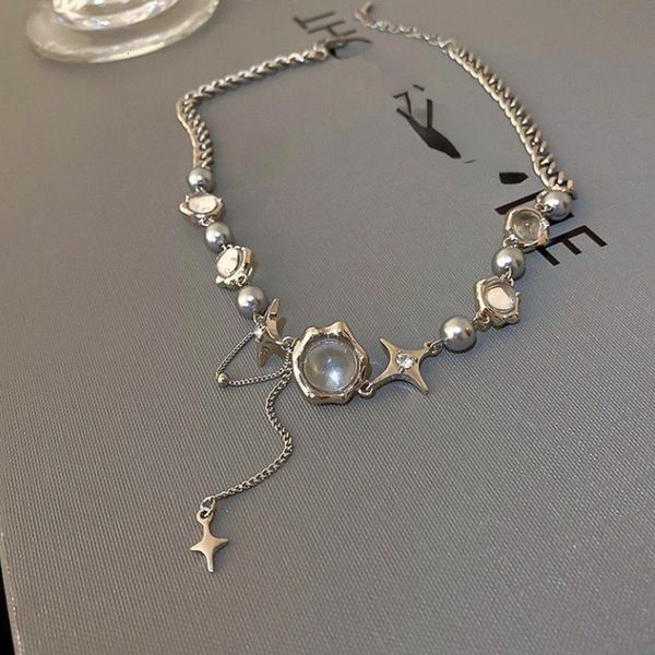 chokers design exquisite star geometric crystal chains choker necklaces korean fashion shiny jewelry for women anniversary wedding 230113, Golden;silver
chokers design exquisite star geometric crystal chains choker necklaces korean fashion shiny jewelry for women anniversary wedding 230113, Golden;silver