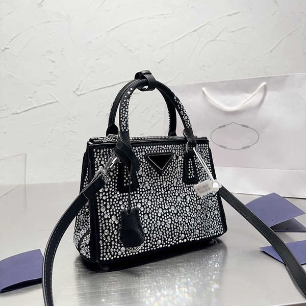 designer diamond surface evening bag women luxury elegance handbag fashion quality shoulder purses large capacity brand shopping bags 230427
designer diamond surface evening bag women luxury elegance handbag fashion quality shoulder purses large capacity brand shopping bags 230427