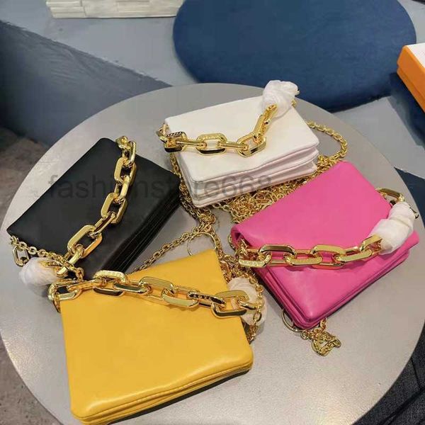 mini purses crossbody chain bags fashion designer women handbags shoulder tote bag with embossed flowers tiny flaps clutch high quality
mini purses crossbody chain bags fashion designer women handbags shoulder tote bag with embossed flowers tiny flaps clutch high quality