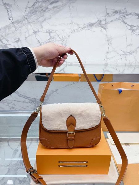 backpack designer messenger bag classic vintage matching adjustable shoulder strap luxury low-key shape design more practical
backpack designer messenger bag classic vintage matching adjustable shoulder strap luxury low-key shape design more practical