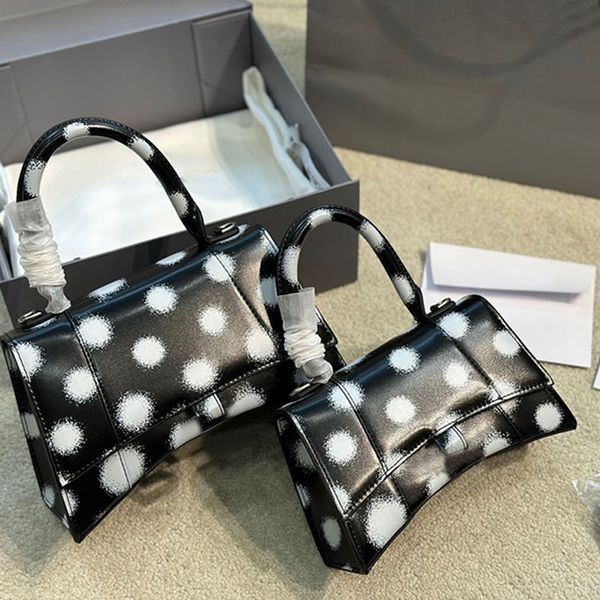 women clutch bags crossbody bag hourglass handbag purse arc hobos shoulder bag retro metal letters plain underarm wallet detachable strap ha
women clutch bags crossbody bag hourglass handbag purse arc hobos shoulder bag retro metal letters plain underarm wallet detachable strap ha