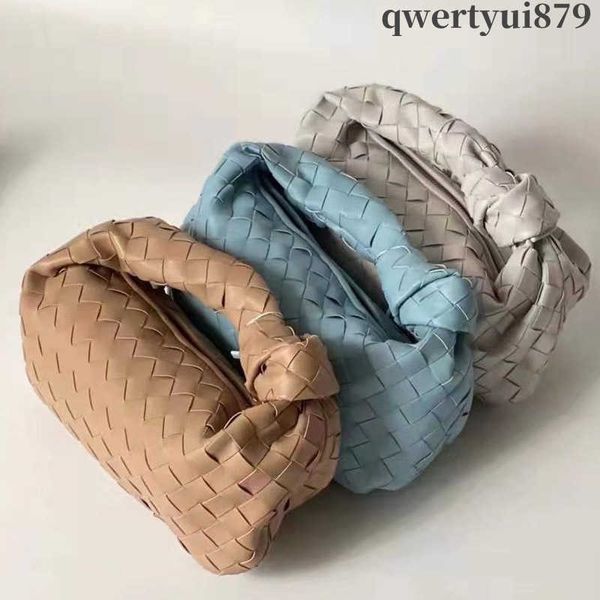 totes 2022 cow split leather knot bag weave cow split leather handmade sling bags luxury brand designer bags hobo totes 011323h
totes 2022 cow split leather knot bag weave cow split leather handmade sling bags luxury brand designer bags hobo totes 011323h