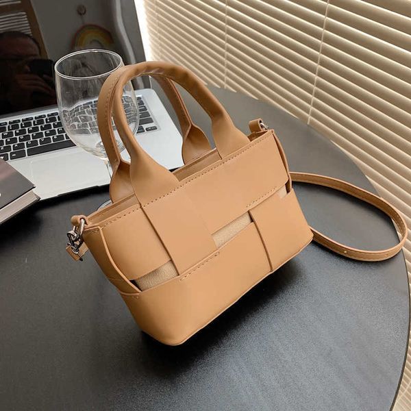 shoulder bags women s handbag checkered seam design female tote bag handbags for women 2022 designer luxury trend small 230113
shoulder bags women s handbag checkered seam design female tote bag handbags for women 2022 designer luxury trend small 230113