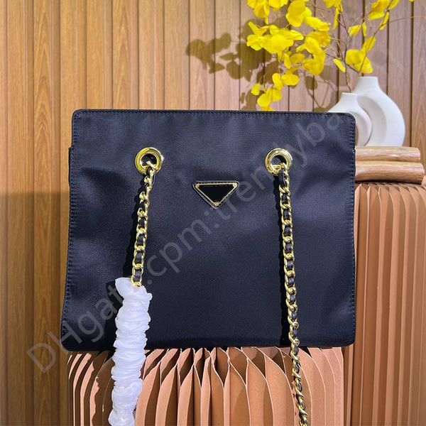 high-quality designer tote bag shopping metal chains wallets designer woman luxury purse handbag totes handbags women simple versatile fashi
high-quality designer tote bag shopping metal chains wallets designer woman luxury purse handbag totes handbags women simple versatile fashi