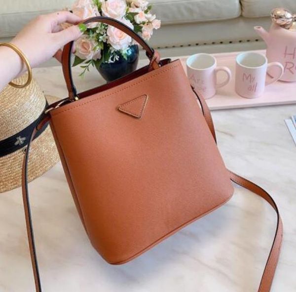 2023 Classic Brand Bucket Shoulder Bags cross body Women Luxury Designer Large Capacity Messenger Bags Five Colors, White
2023 Classic Brand Bucket Shoulder Bags cross body Women Luxury Designer Large Capacity Messenger Bags Five Colors, White