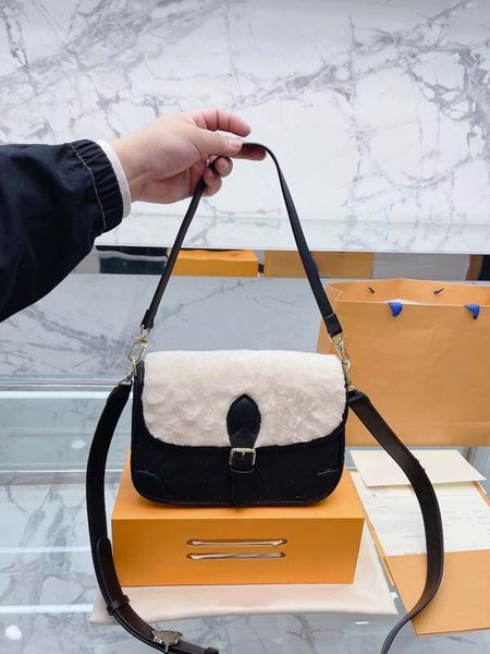 backpack designer crossbody designer bag adjustable shoulder strap with tree cake skin shoulder pad hand-held one-shoulder messenger bag
backpack designer crossbody designer bag adjustable shoulder strap with tree cake skin shoulder pad hand-held one-shoulder messenger bag