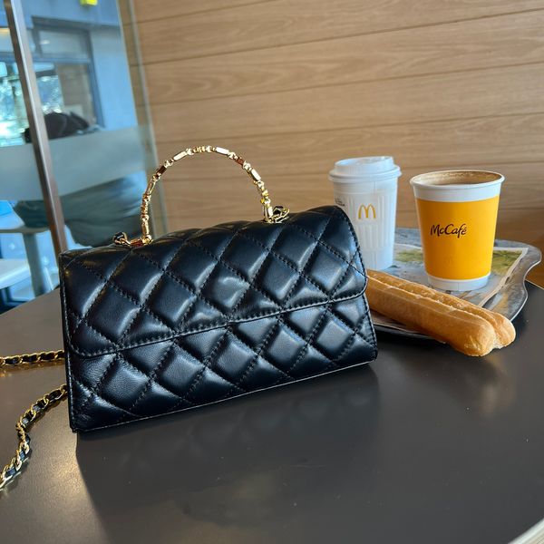 7a luxury designer bags sheepskin diamond lattice chain crossbody purse exquisite handle handbags
7a luxury designer bags sheepskin diamond lattice chain crossbody purse exquisite handle handbags
