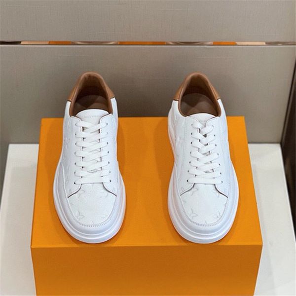 men sneakers small white shoes contrast color at the back casual shoes with old age,size 38-45
men sneakers small white shoes contrast color at the back casual shoes with old age,size 38-45