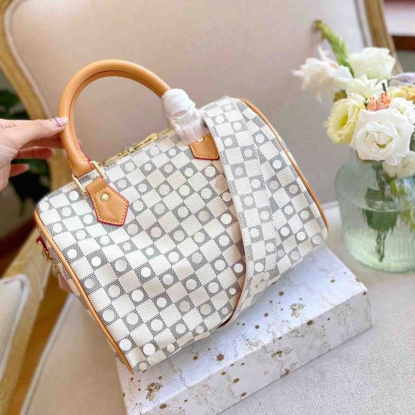 bags totes handbag designer bag women classic imitation brand white plaid logo scarf patchwork shoulder bag simple commuter dinner wallet
bags totes handbag designer bag women classic imitation brand white plaid logo scarf patchwork shoulder bag simple commuter dinner wallet