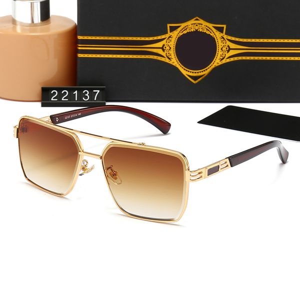 new wholesale designer sunglasses original 22137 eyeglasses outdoor shades pc frame fashion classic lady mirrors for women and men glasses3, White;black
new wholesale designer sunglasses original 22137 eyeglasses outdoor shades pc frame fashion classic lady mirrors for women and men glasses3, White;black