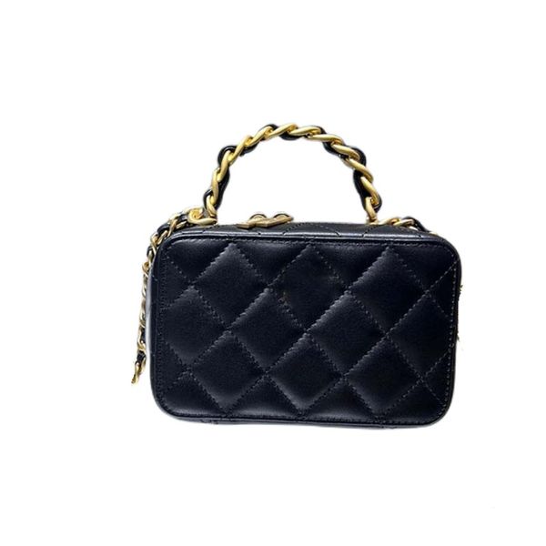 designer bags cosmetic bag plain handbag classic cross body genuine bag leather women fashion large capacity with mirror small fragrant wind
designer bags cosmetic bag plain handbag classic cross body genuine bag leather women fashion large capacity with mirror small fragrant wind