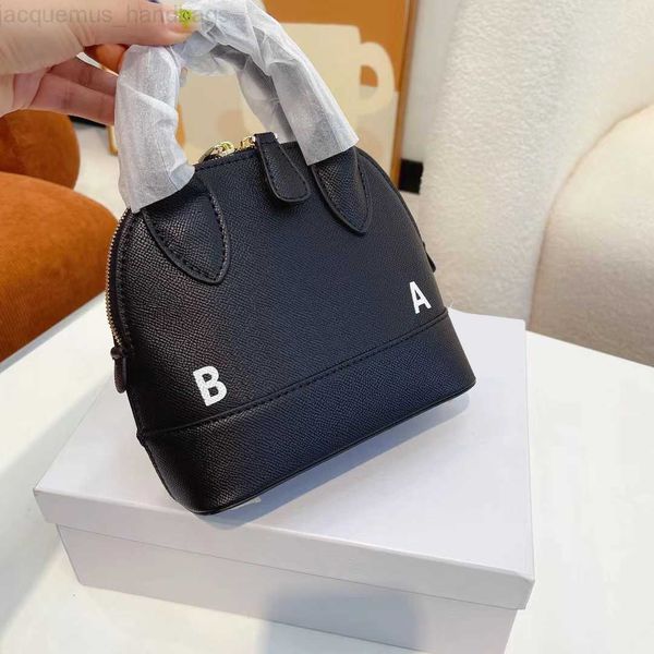balencaigaity hourglass bags le cagole motorcycle leather underarm shoulder crescent handbags woman crossbody bucket wmq0
balencaigaity hourglass bags le cagole motorcycle leather underarm shoulder crescent handbags woman crossbody bucket wmq0