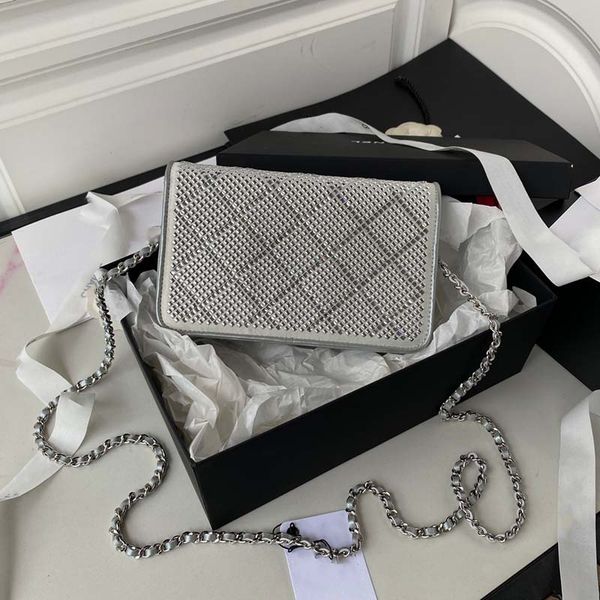 luxurys designer bags rhinestone bag metal chain gold silver women handbag genuine leather bag flip cover diagonal crossbody handbag small f
luxurys designer bags rhinestone bag metal chain gold silver women handbag genuine leather bag flip cover diagonal crossbody handbag small f