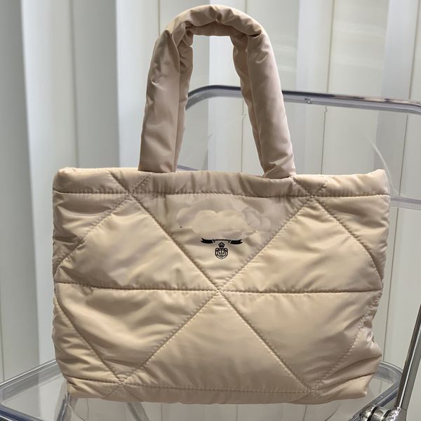 nylon padded tote bag triangle quilting handbag large capacity shopper bags women bags internal zipper pocket soft warm handbag
nylon padded tote bag triangle quilting handbag large capacity shopper bags women bags internal zipper pocket soft warm handbag