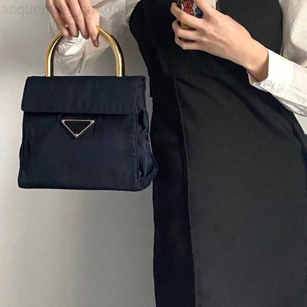 prad nylon triangle p cleo fashion women tote bag nylon metal wrist bags pa designer handbag letter splicing totes lady shoulder purse porta
prad nylon triangle p cleo fashion women tote bag nylon metal wrist bags pa designer handbag letter splicing totes lady shoulder purse porta