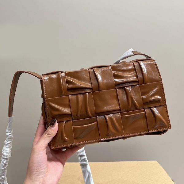 flap bag zig bags 2023 metallic lady luxury r brand fashion shoulder handbags quality women phone wallets artwork lattice purse totes thread
flap bag zig bags 2023 metallic lady luxury r brand fashion shoulder handbags quality women phone wallets artwork lattice purse totes thread