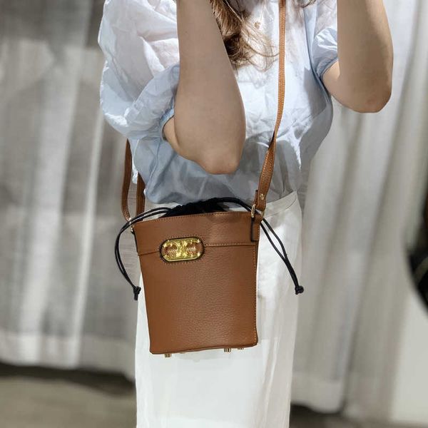 women's designer bags triumphal arch drawstring bucket women's 2021 spring and summer new leather messenger low quality factory di
women's designer bags triumphal arch drawstring bucket women's 2021 spring and summer new leather messenger low quality factory di