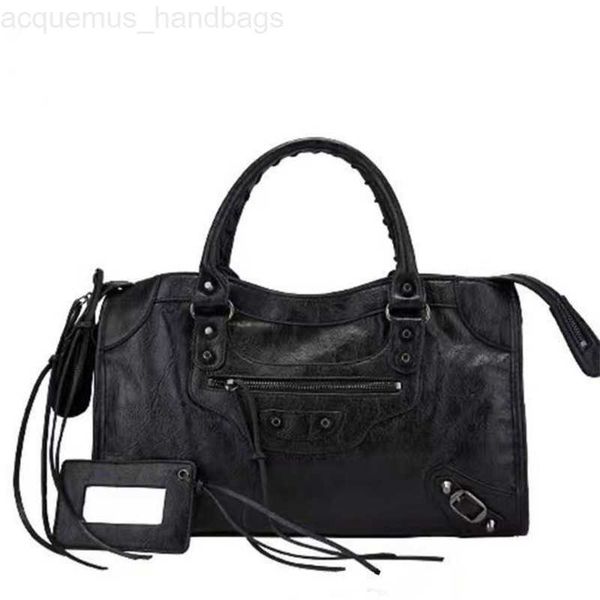balencaigaity hourglass bags le cagole motorcycle leather underarm shoulder crescent handbags woman crossbody bucket seki
balencaigaity hourglass bags le cagole motorcycle leather underarm shoulder crescent handbags woman crossbody bucket seki