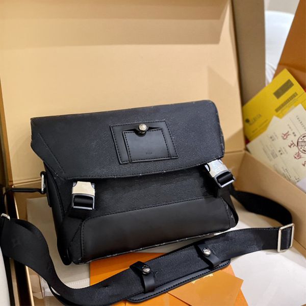mens designer messenger bags luxurys design voyagers crossbody bag shoulder flip fashion school business purses black wide shoulder strap 48
mens designer messenger bags luxurys design voyagers crossbody bag shoulder flip fashion school business purses black wide shoulder strap 48