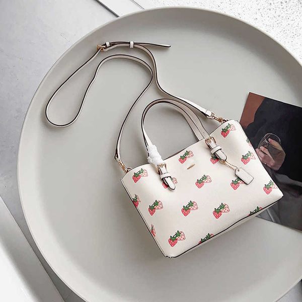 totes coabag shoulder bags purse handbag tote beach bag leather women shopping designers womens ladies strawberry decoration 230109, Black
totes coabag shoulder bags purse handbag tote beach bag leather women shopping designers womens ladies strawberry decoration 230109, Black