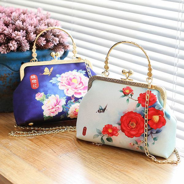 waist bag embroidery floral evening fashion creative chinese style handbag party clutch chain messener small tote 230114
waist bag embroidery floral evening fashion creative chinese style handbag party clutch chain messener small tote 230114