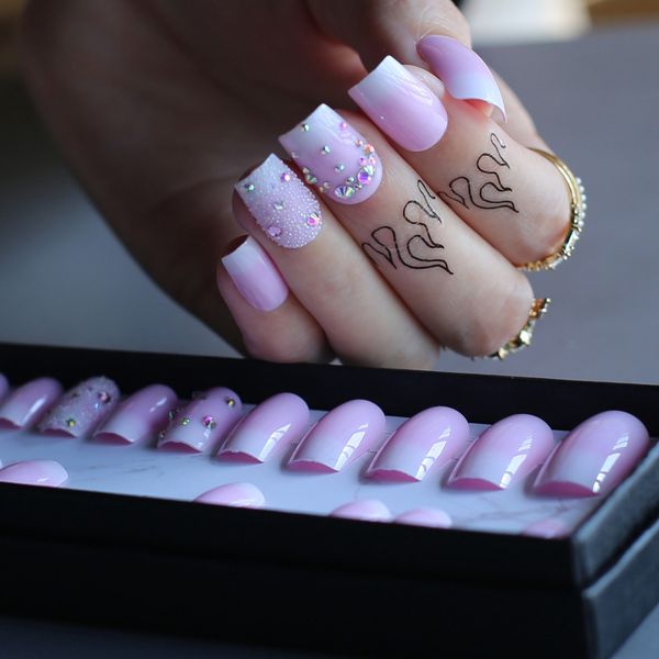 false nails medium fake nails design gift box ombre crystal press on baby pink boomber rectang 230114, Red;gold
false nails medium fake nails design gift box ombre crystal press on baby pink boomber rectang 230114, Red;gold