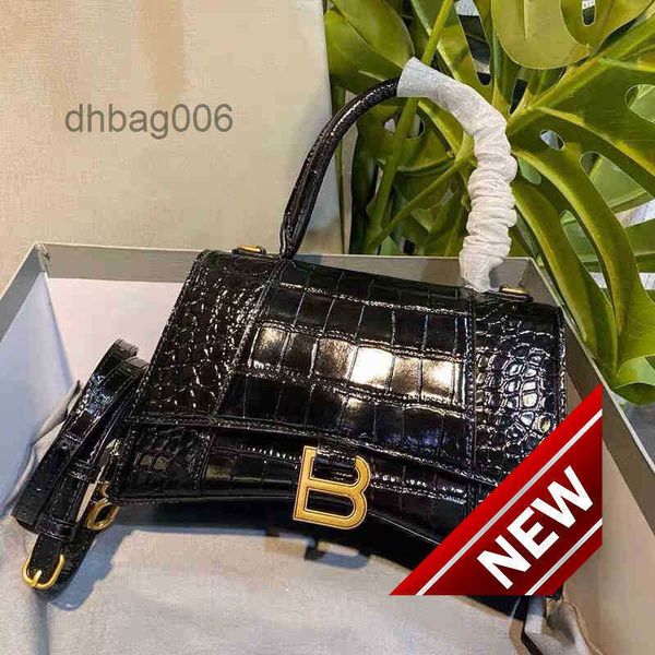 designer luxury womens bag balencigas handbag b-shaped paris single shoulder messenger fashion square gift shoulder oblique span versatile h
designer luxury womens bag balencigas handbag b-shaped paris single shoulder messenger fashion square gift shoulder oblique span versatile h