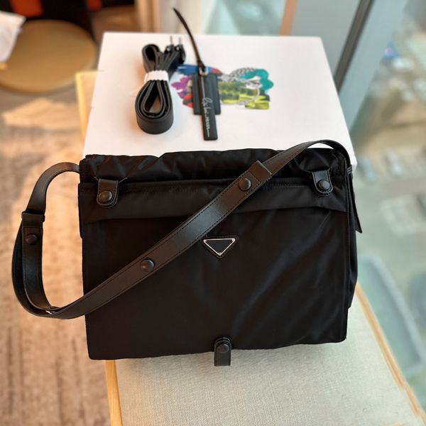 nylon messenger bags for men women large padded shoulder bag 2in1 postman crossbody purse triangle handbags adjustable leather strap flap wa
nylon messenger bags for men women large padded shoulder bag 2in1 postman crossbody purse triangle handbags adjustable leather strap flap wa